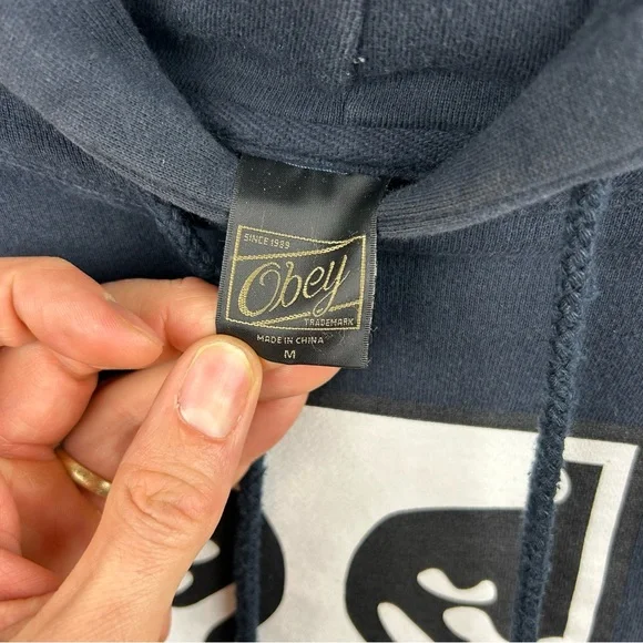 Obey Men's Black Hoodie Size Medium - Picture 3 of 9